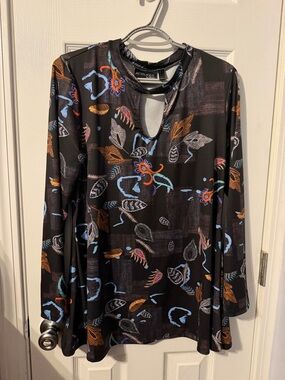 Attitudes by Renee Black Top with Blue and Brown Accents